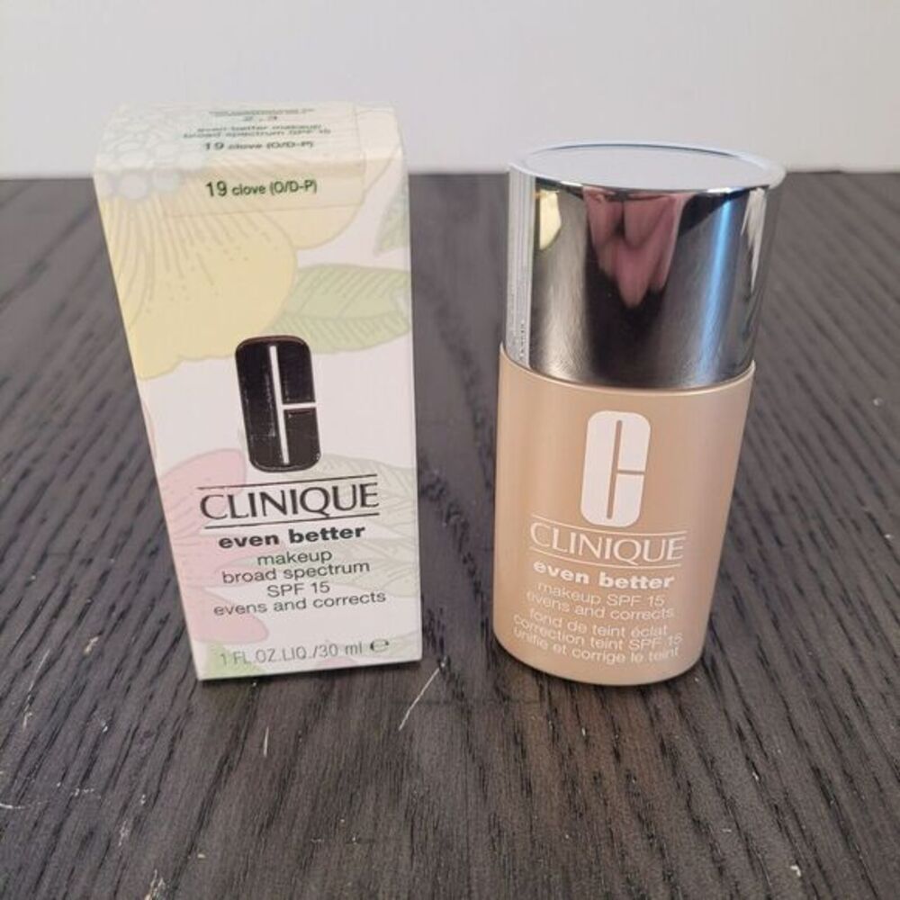Clinique‎ Even Better Makeup Broad Spectrum SPF 15 - 19 Clove (O/D-P)